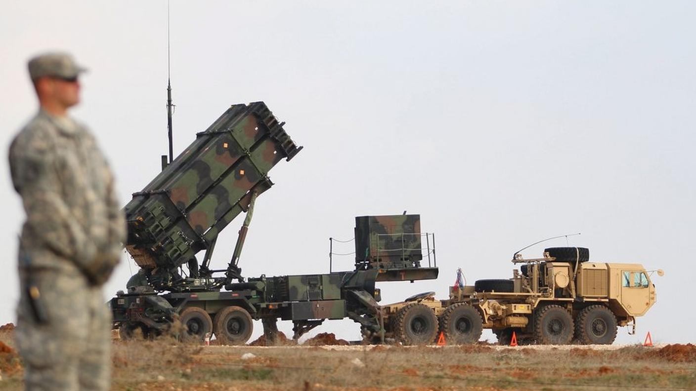 Militari in stato di allerta al confine