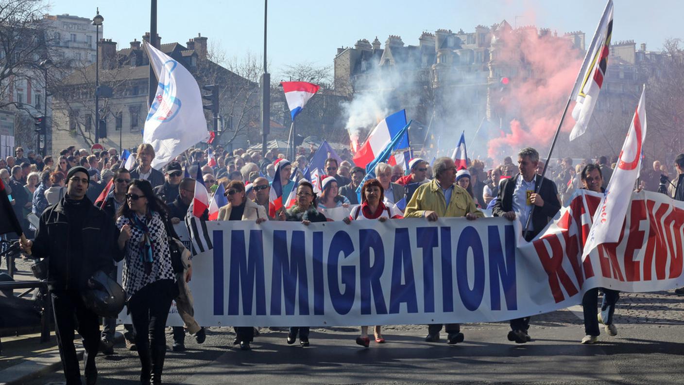 La manifestazione di Parigi contro l'immigrazione