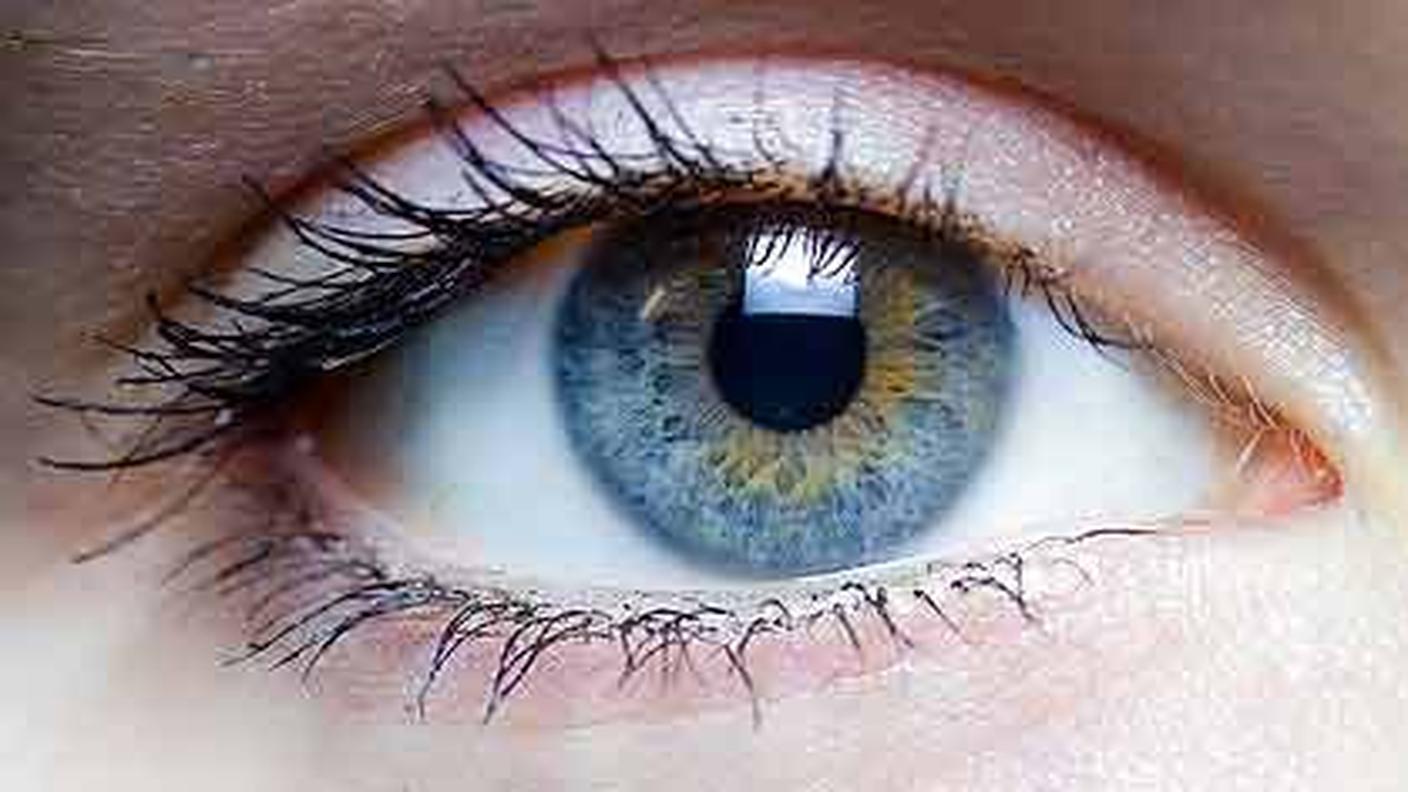 Gli smarthphone permetteranno di ricevere diagnosi oculistiche a distanza, grazie a due dispositivi realizzati dalla Stanford University