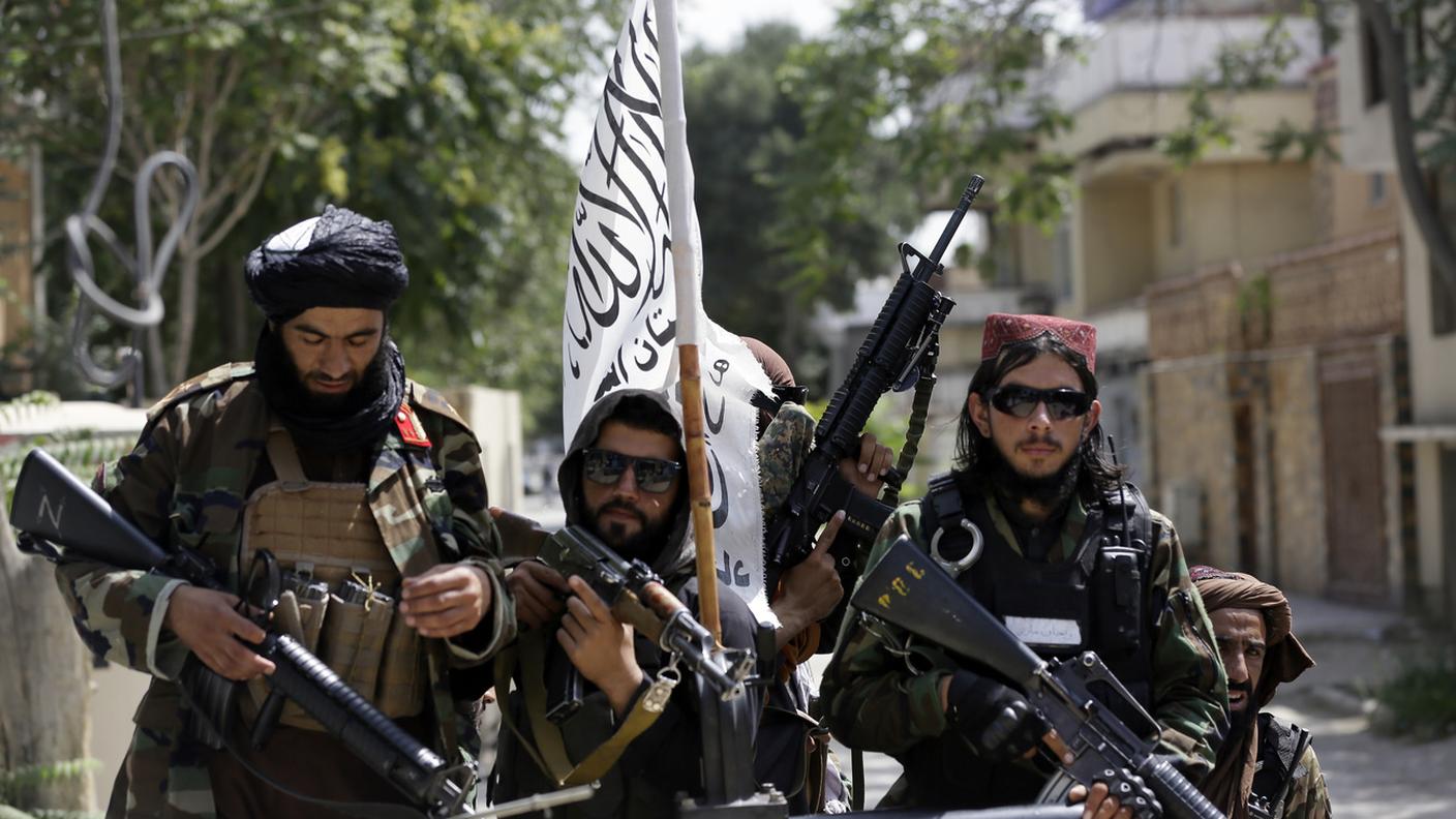 Un gruppo di combattenti talebani a Kabul