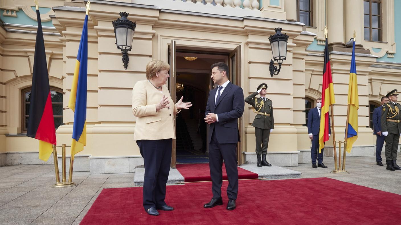 La cancelliera tedesca Angela Merkel e il presidente ucraino Volodymyr Zelensky