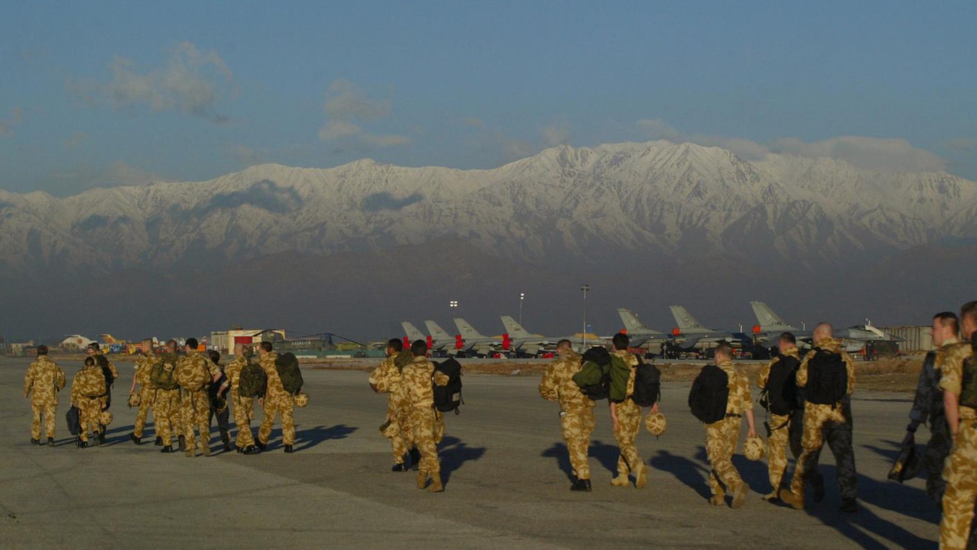 Inglesi e americani: "via dall'aeroporto di Kabul"