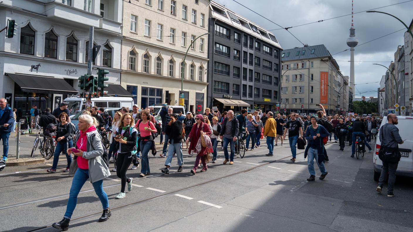 I manifestanti nelle strade di Berlino