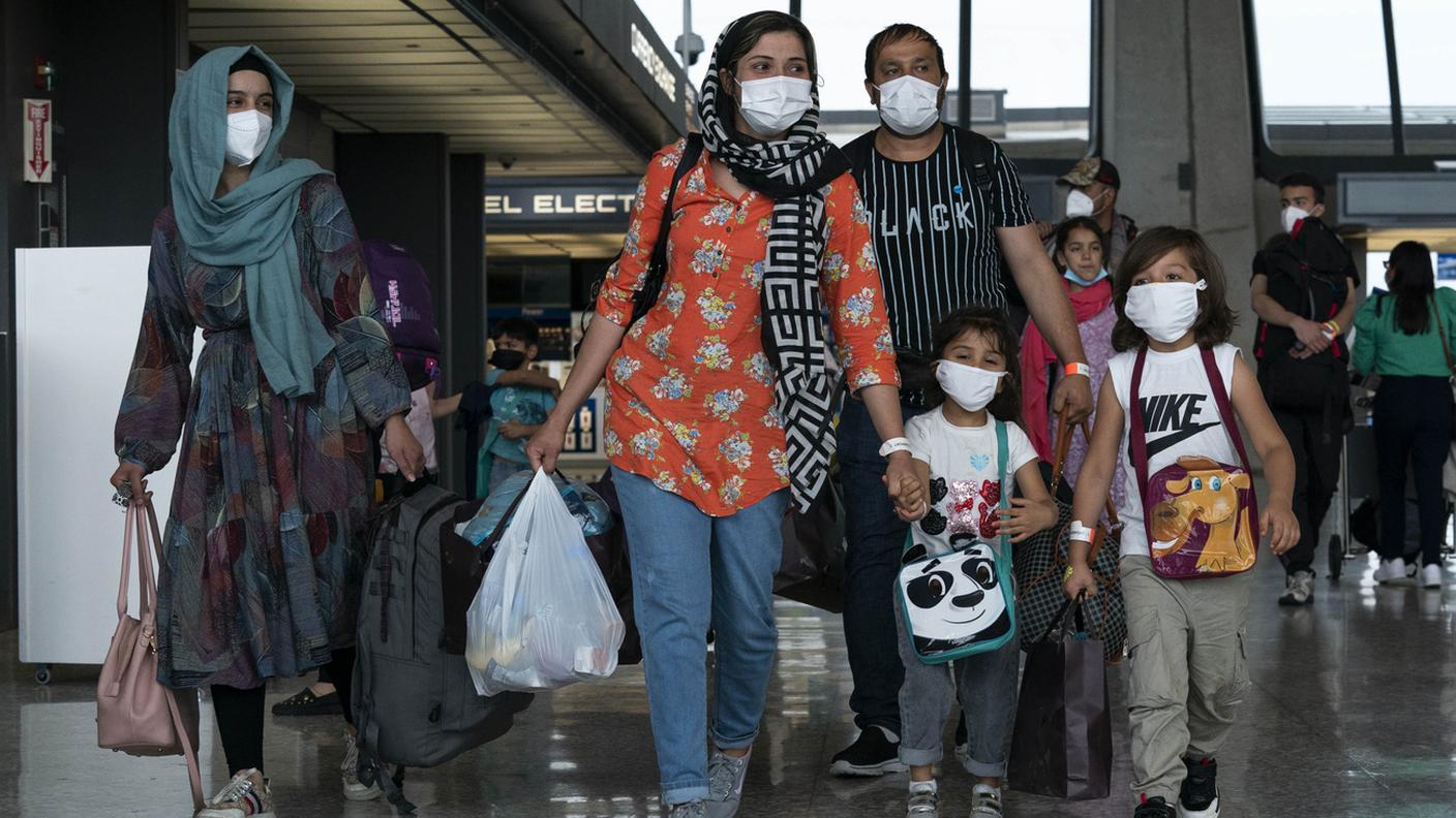 Una famiglia di afghani che è riuscita a lasciare il paese