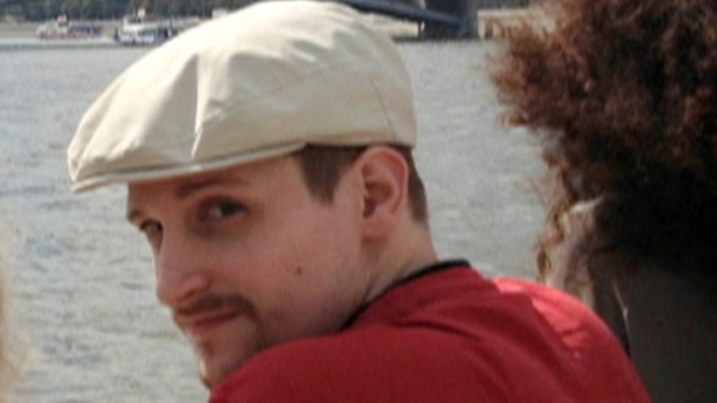 edward snowden russia ky.JPG