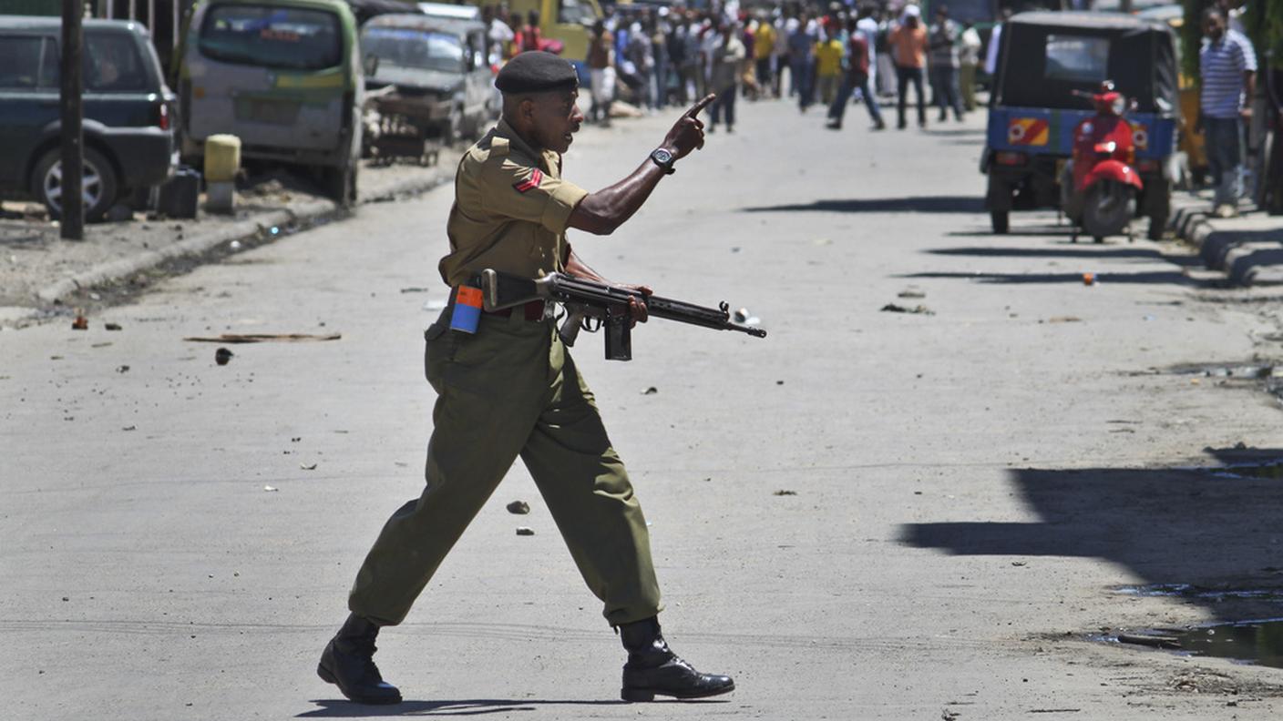 kenya scontri soldato ky.JPG