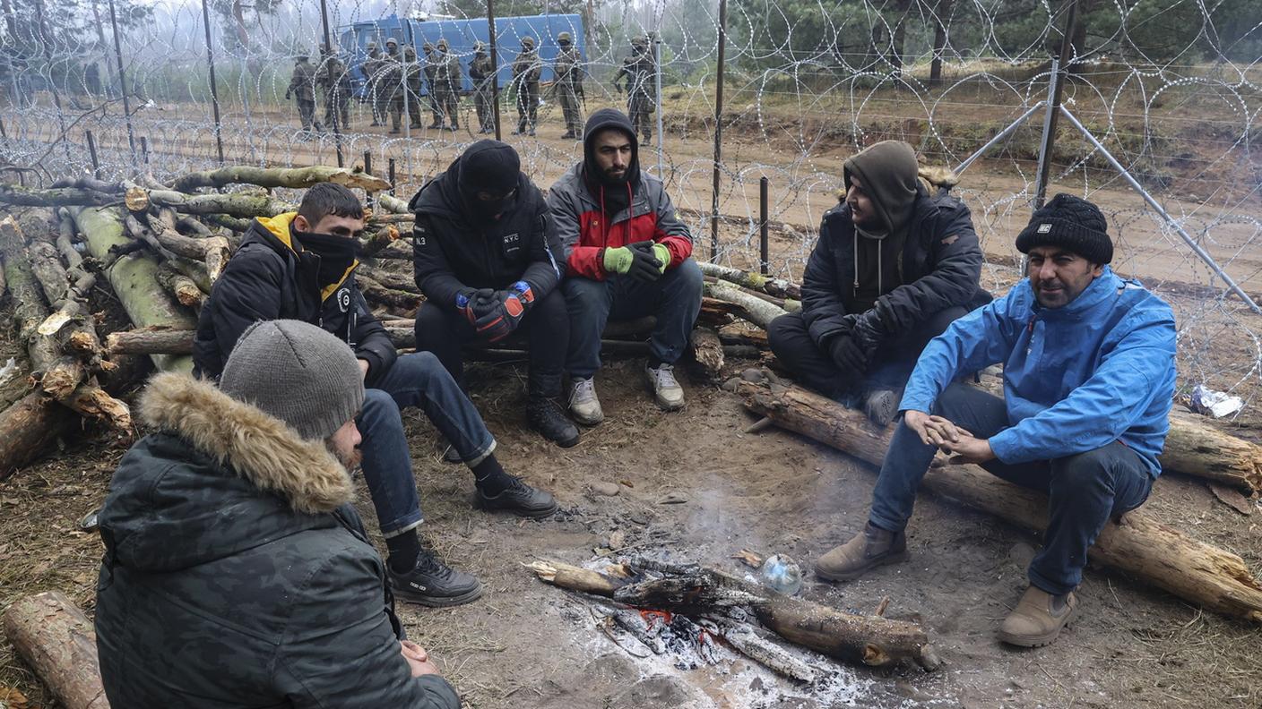 Migranti bloccati al confine tra Bielorussia e Polonia