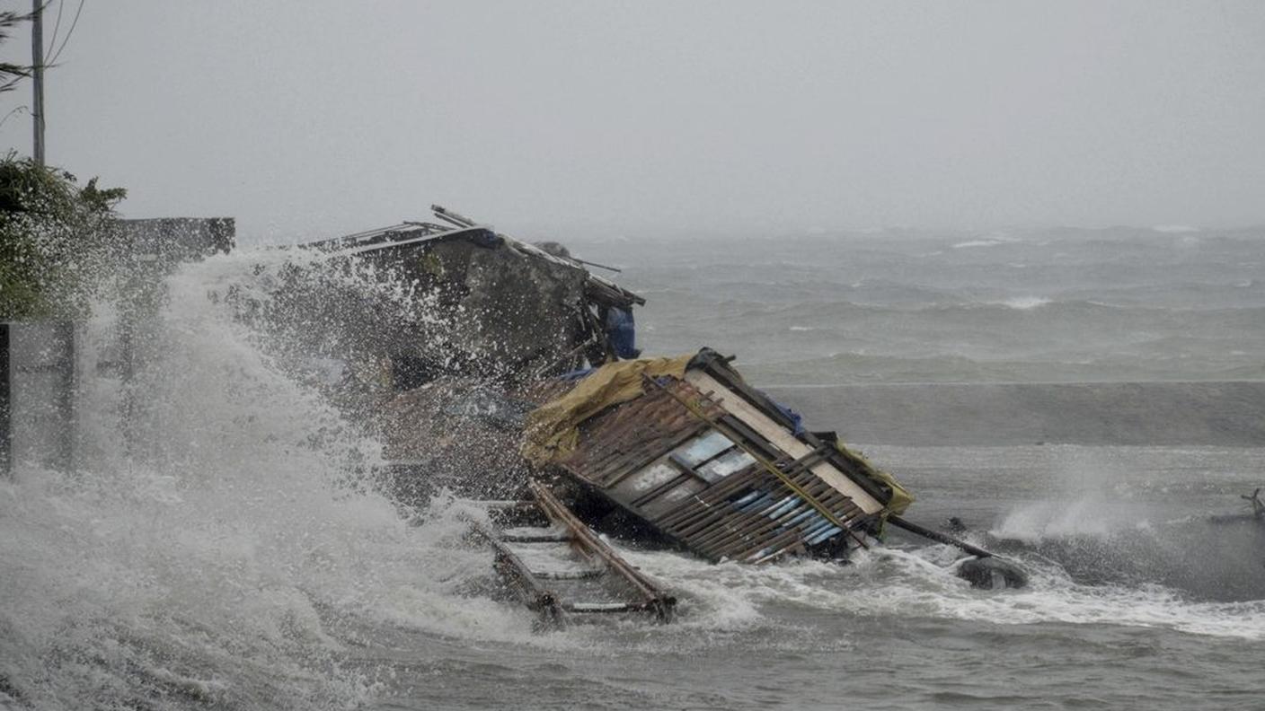 Il tifone si sta ora spostando in Vietnam