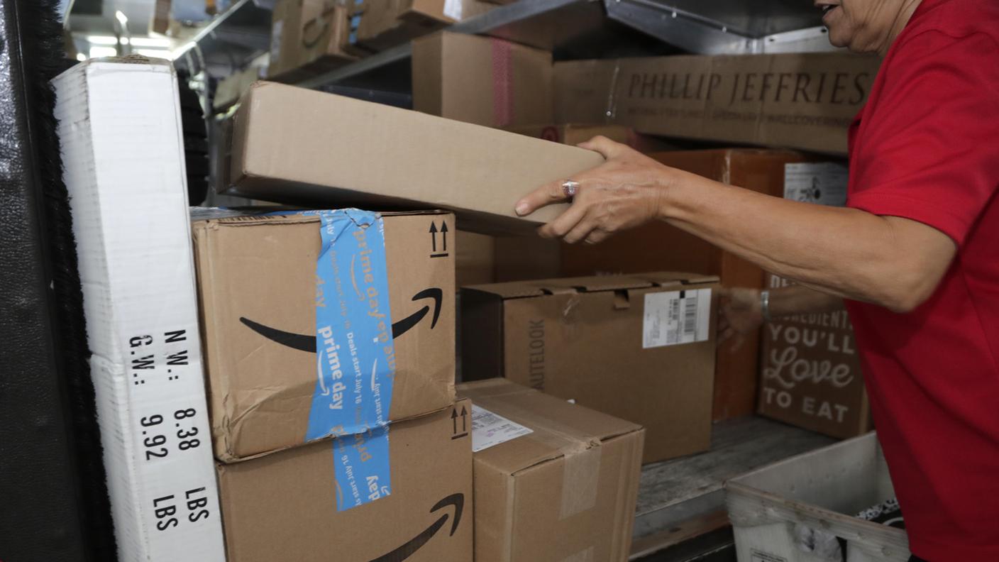 Pacchi pronti per la spedizione ai consumatori