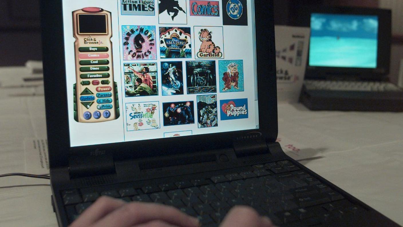 Gli inquirenti: centinaia di bambini sono finiti in una rete di ricatti