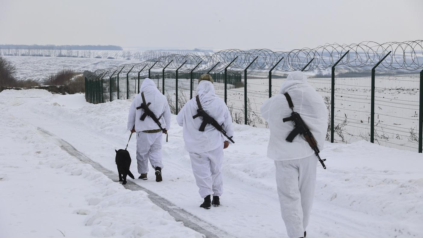 Confine con la Russia sorvegliato dai militari ucraini
