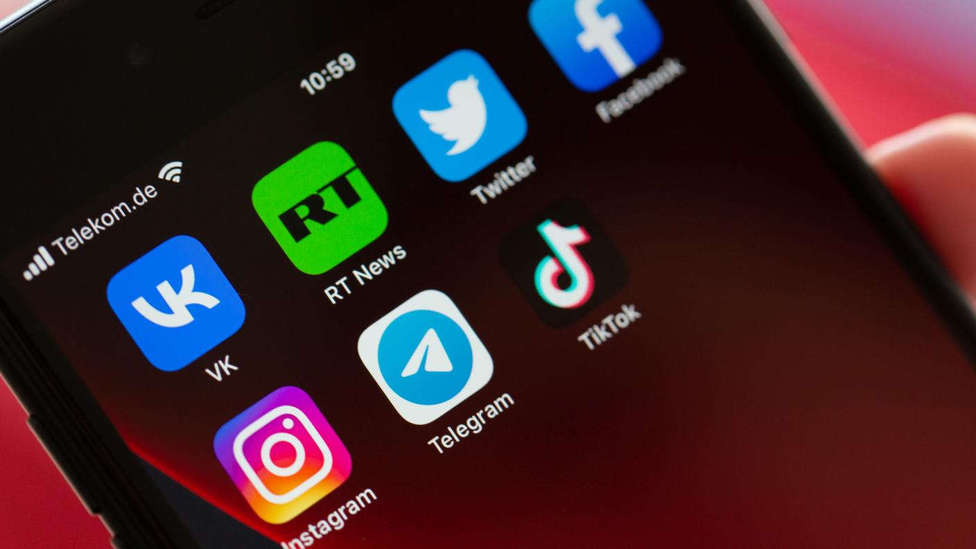 I giovani ucraini non hanno più fiducia neanche nella tv ucraina, si affidano piuttosto a Telegram
