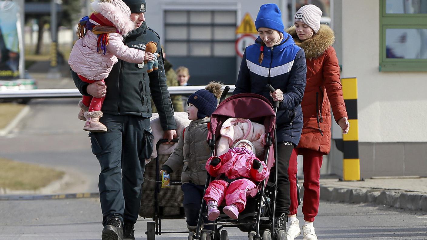 Il 90% di chi è scappato è composto da donne e bambini, poiché gli uomini devono partecipare alla mobilitazione generale
