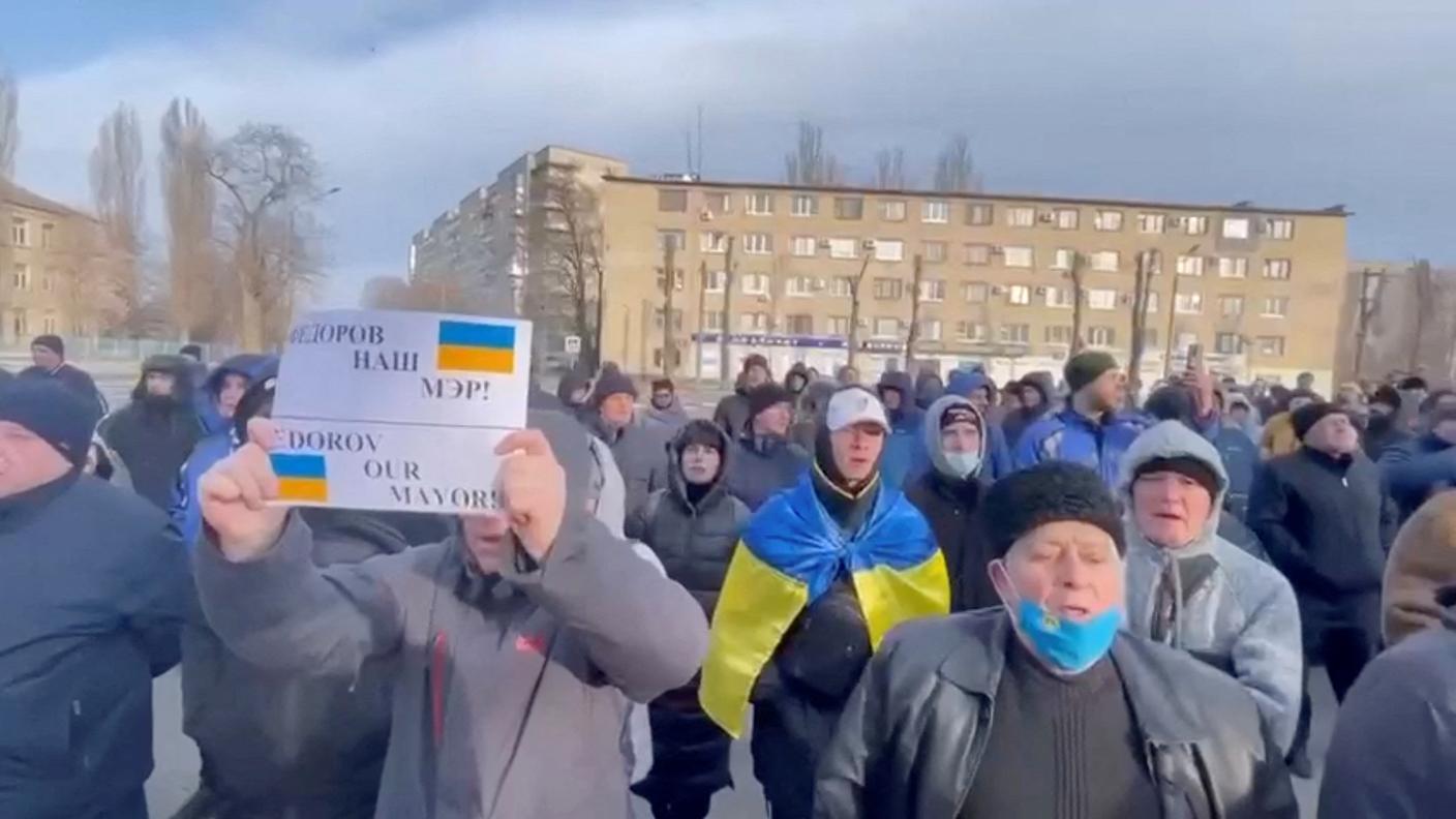 Molti residenti hanno protestato diverse volte in questi giorni contro l'occupazione russa