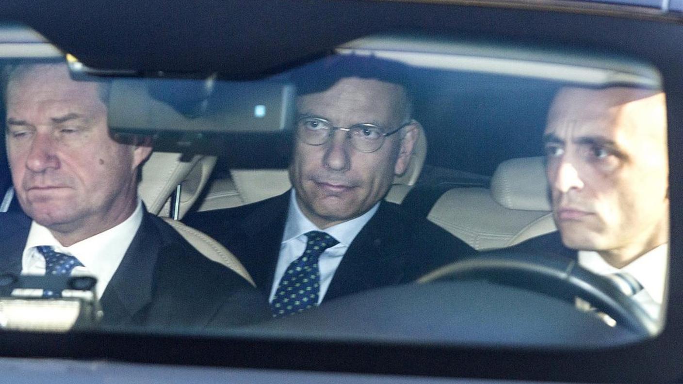 Scuro in volto dopo l'incontro con Napolitano