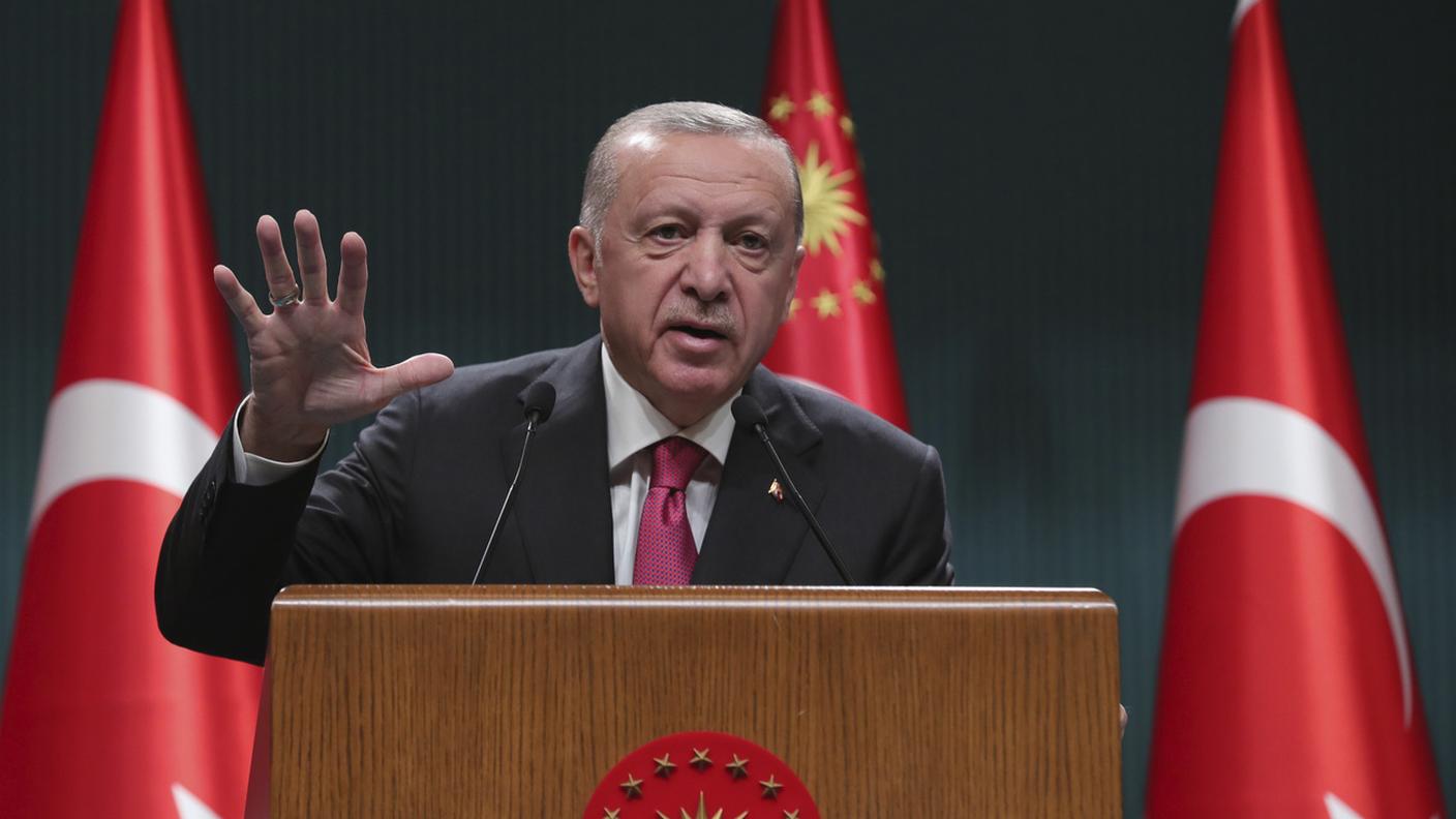 Erdogan chiede operazioni oltre le frontiere turche