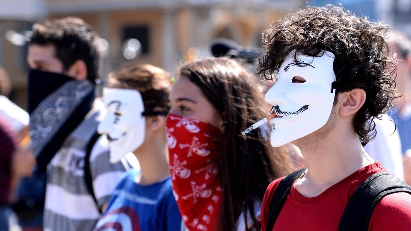 standing protest 4 19.06.2013 ky.JPG