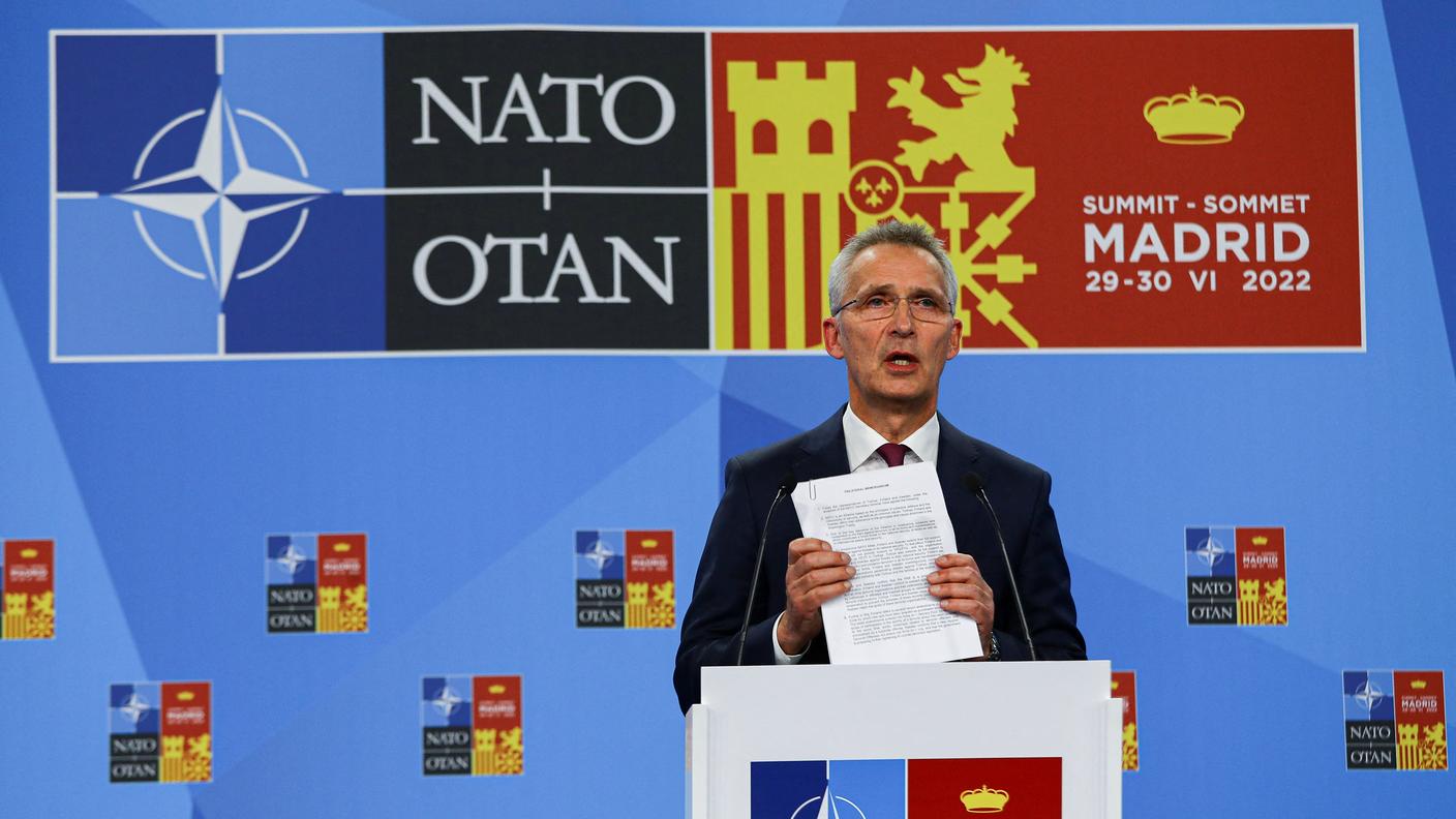 "Sono lieto di annunciare che abbiamo un accordo che apre la strada a Finlandia e Svezia nella NATO", ha dichiarato il segretario generale dell'Alleanza atlantica Jens Stoltenberg