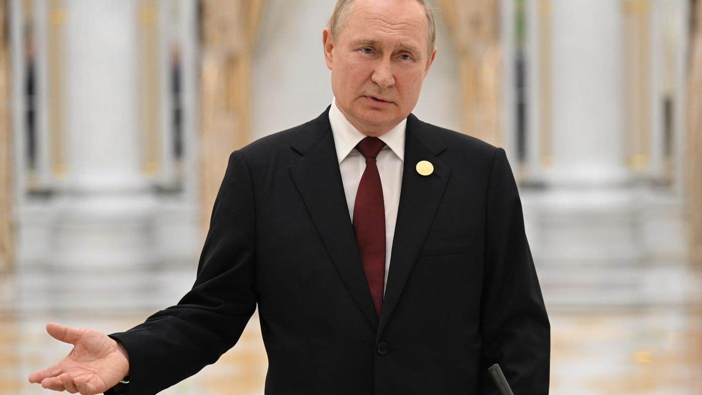 Vladimir Putin ad Ashgabat, in Turkmenistan, dove ha partecipato all'incontro fra i Paesi sul Mar Caspio