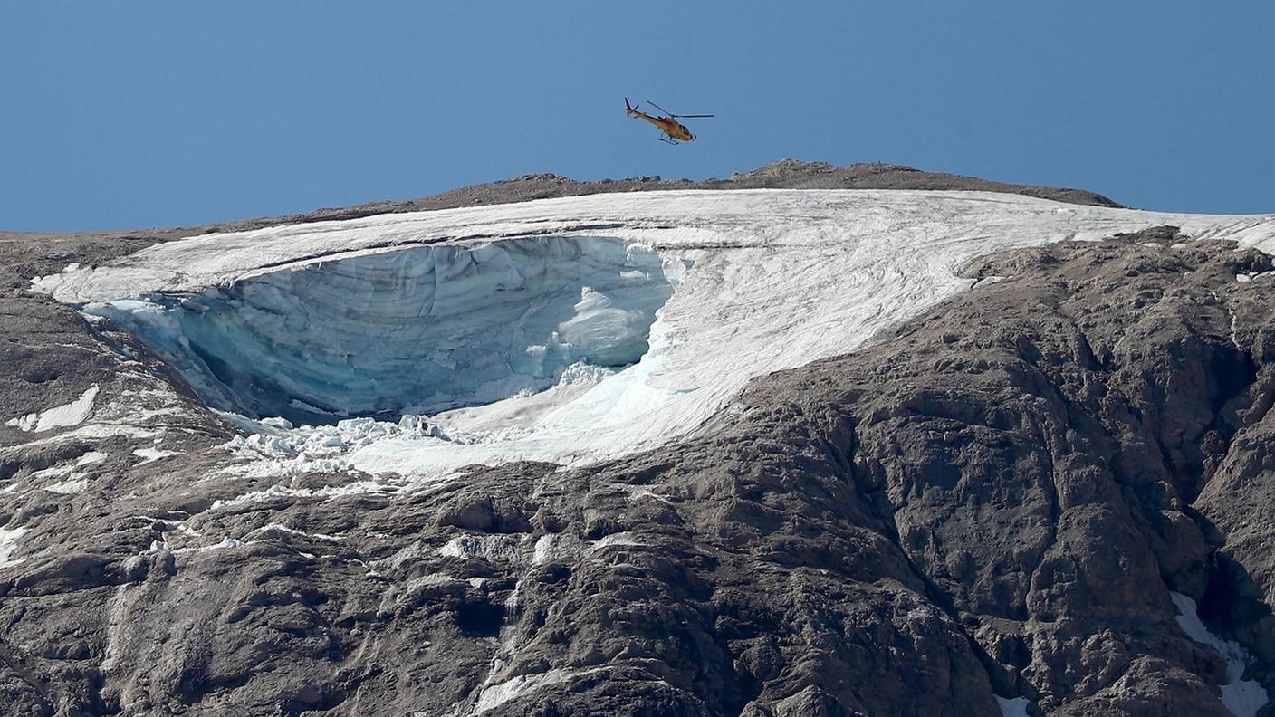 Il ghiacciaio sulla Marmolada dove si è staccato un enorme seracco