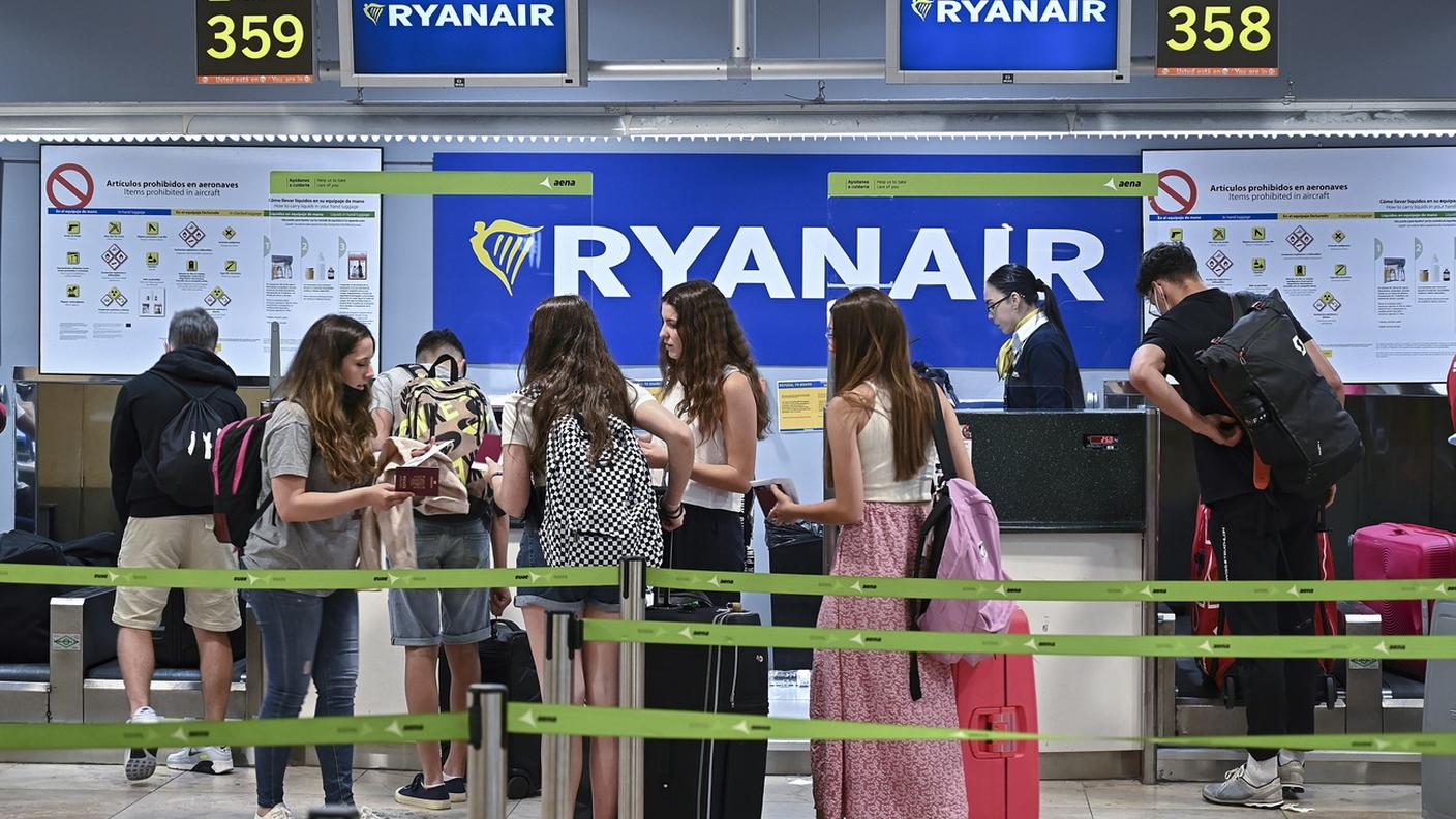 Voli cancellati e in ritardo: disagi anche per i viaggiatori da o per Milano.