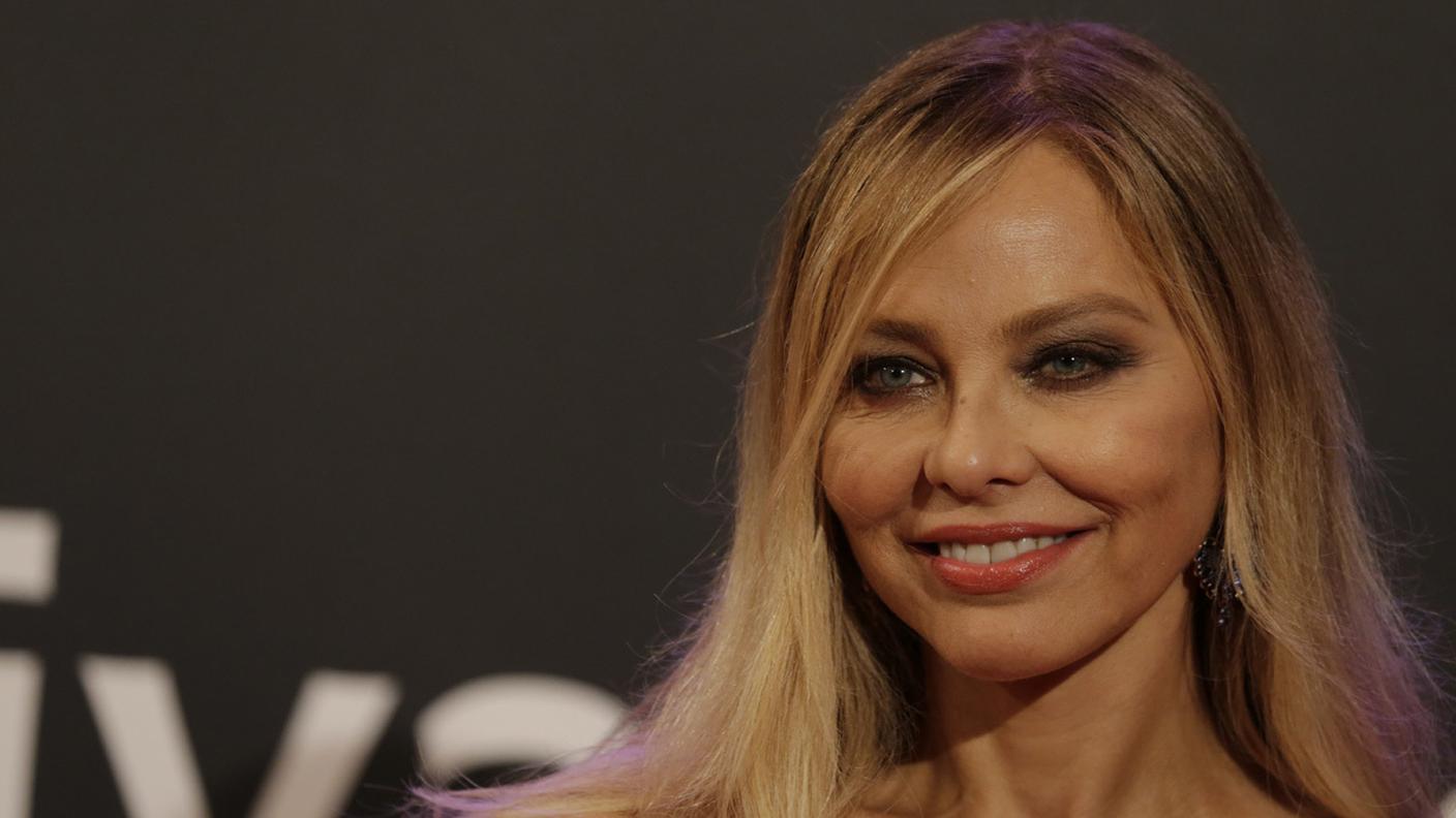 La celebre attrice italiana Ornella Muti finisce nei guai per una cena con Putin
