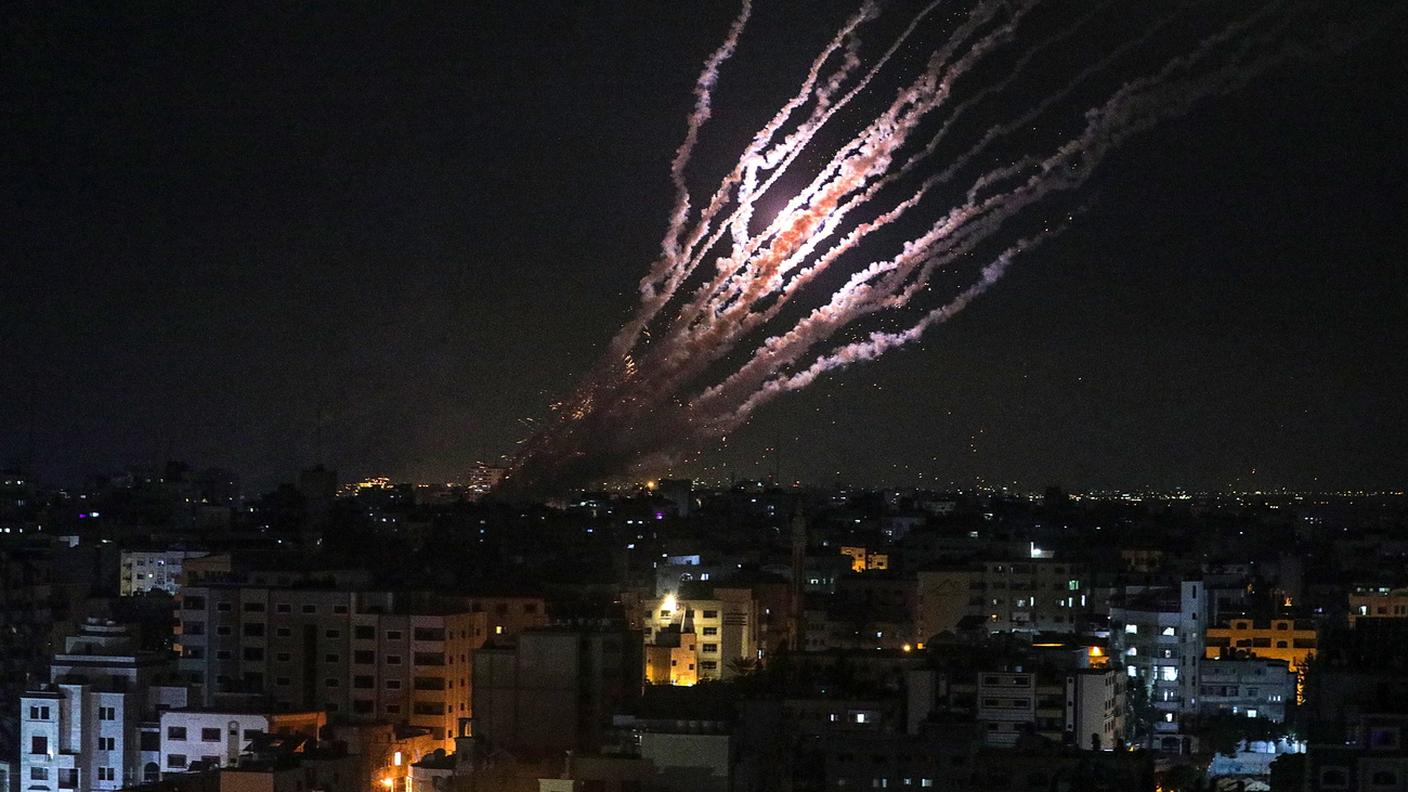 Terza notte di lanci di missili tra Gaza e Israele
