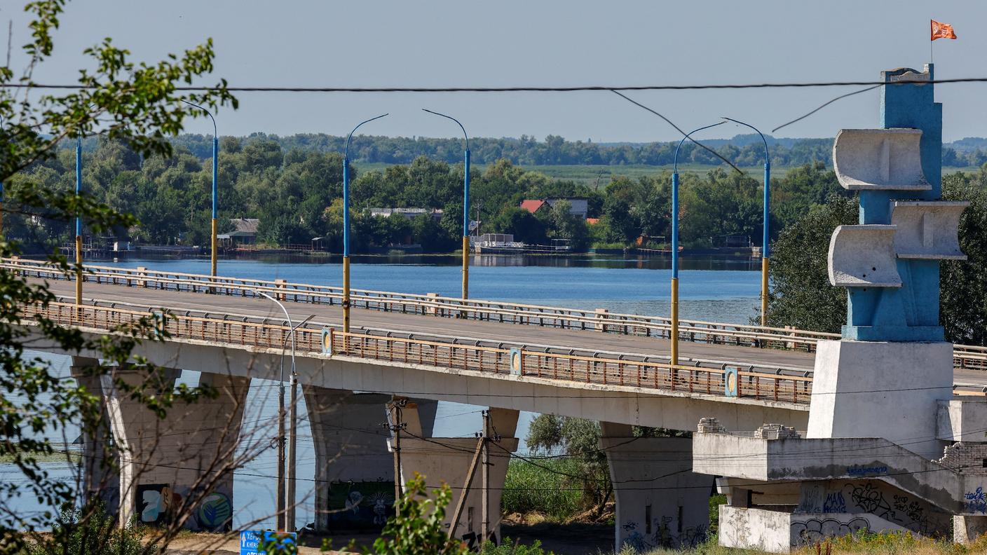 Il ponte Antonivsky di Kherson prima di essere bombardato e messo fuori uso dai soldati ucraini