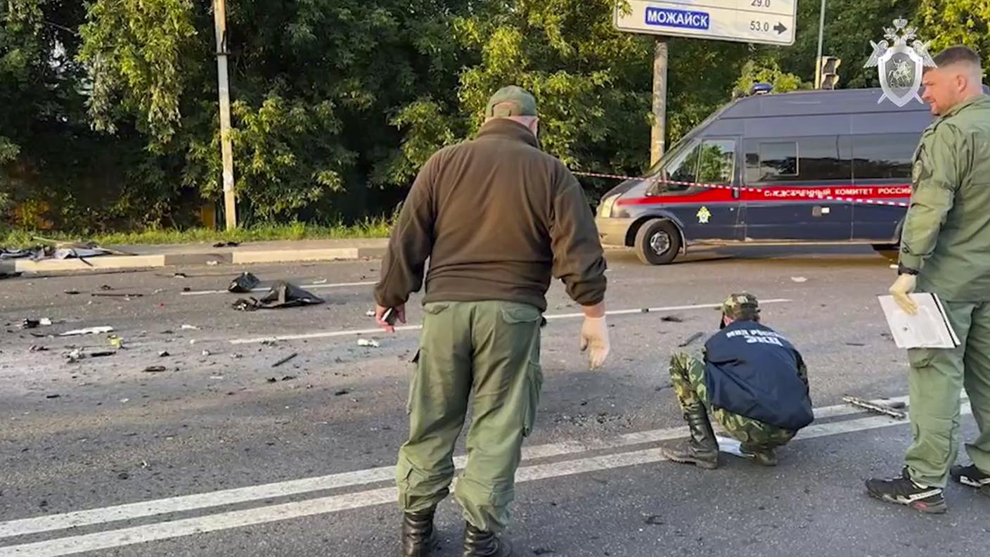L'esplosione sarebbe stata innescata a distanza, sostengono intanto gli inquirenti