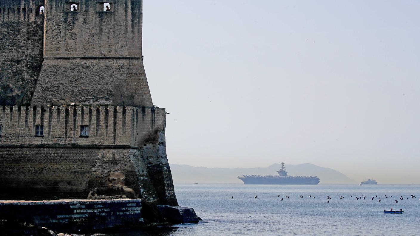 Una spy story ambientata a Napoli