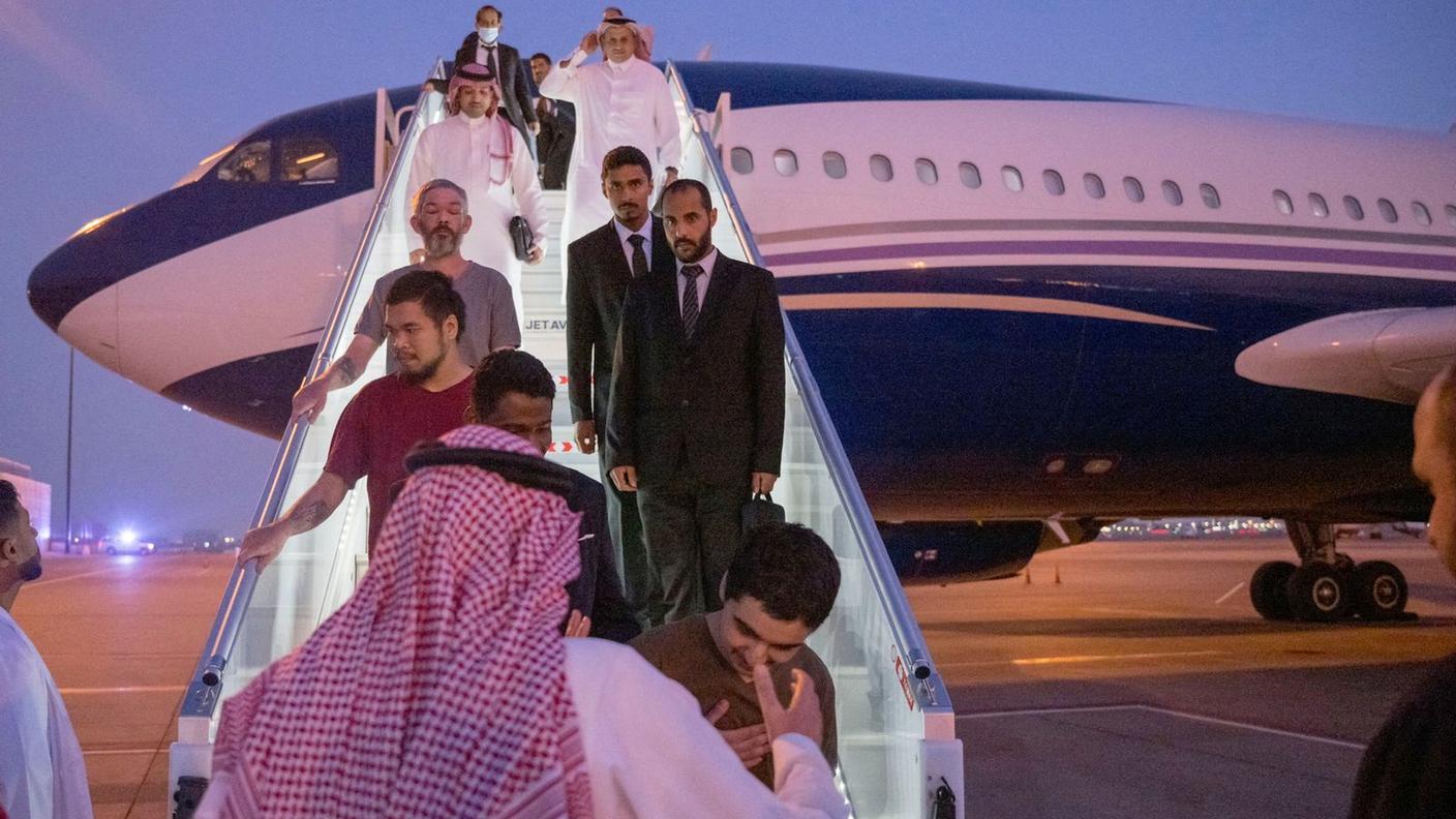L'arrivo a Riad, in Arabia Saudita, dei prigionieri rilasciati