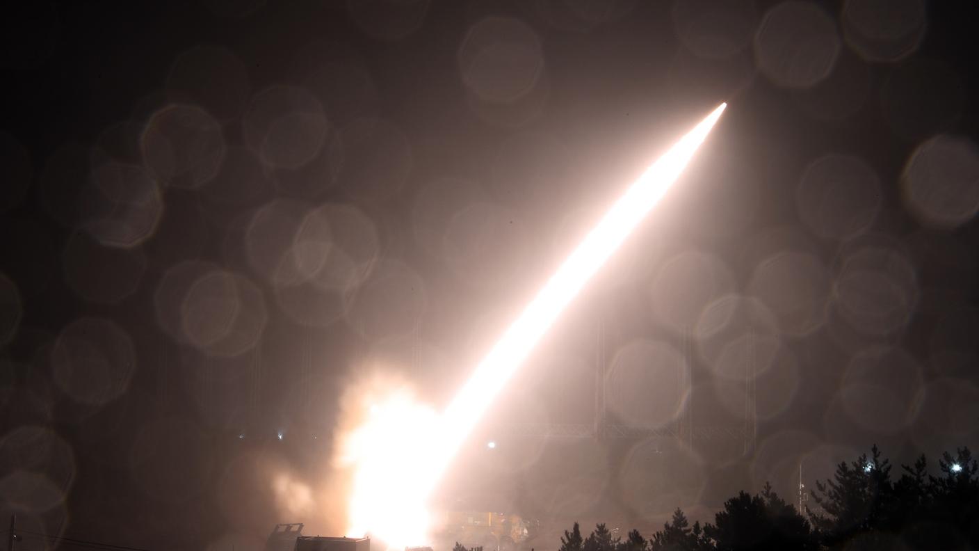 Un missile lanciato durante le esercitazioni congiunte di mercoledì tra Seul e Washington