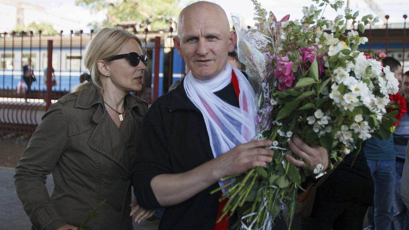 Ales Byalyatski con la moglie in una foto del 2014