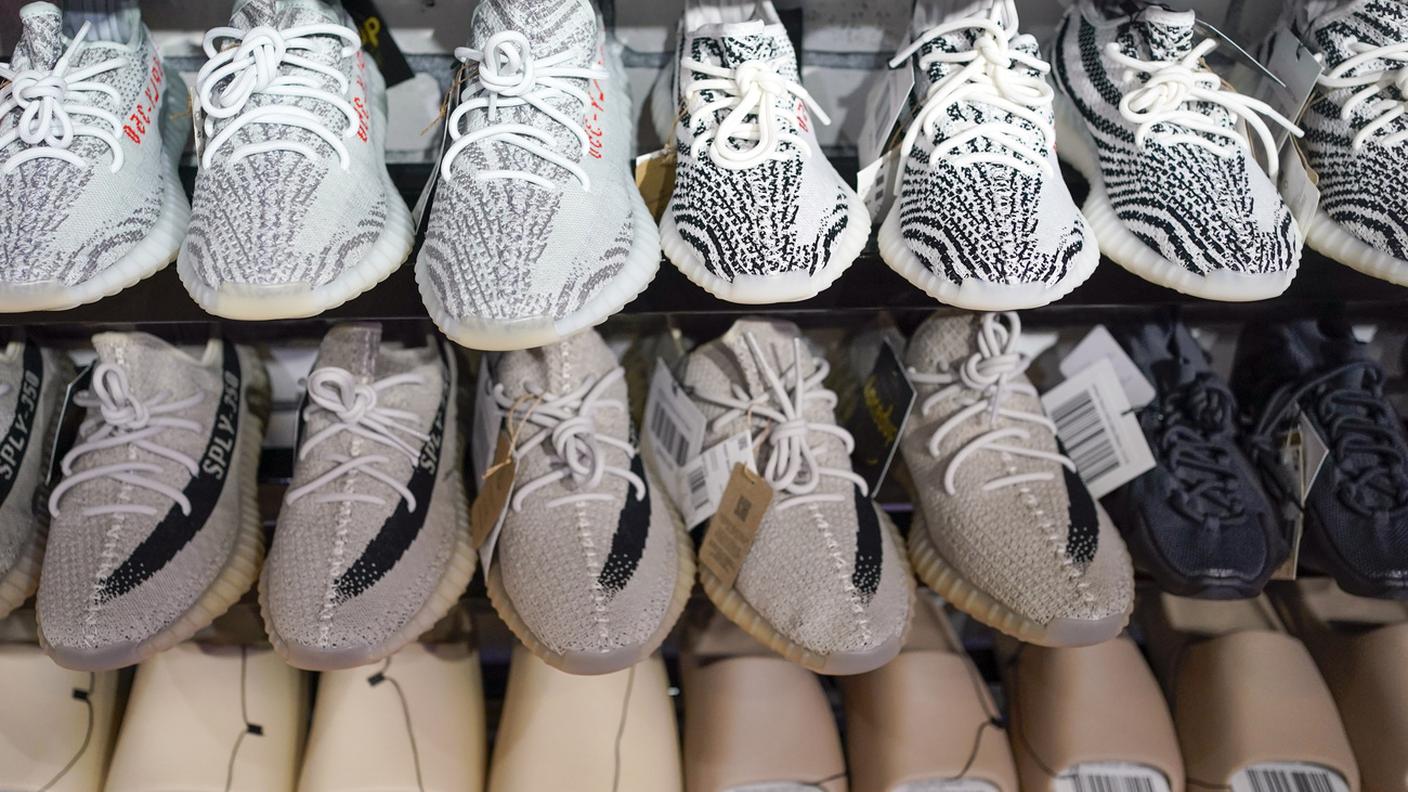 Le scarpe Yeezy hanno generato oltre un miliardo di fatturato nel solo 2019