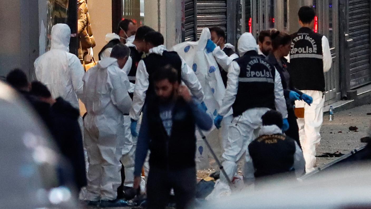 La polizia sul posto dell'esplosione