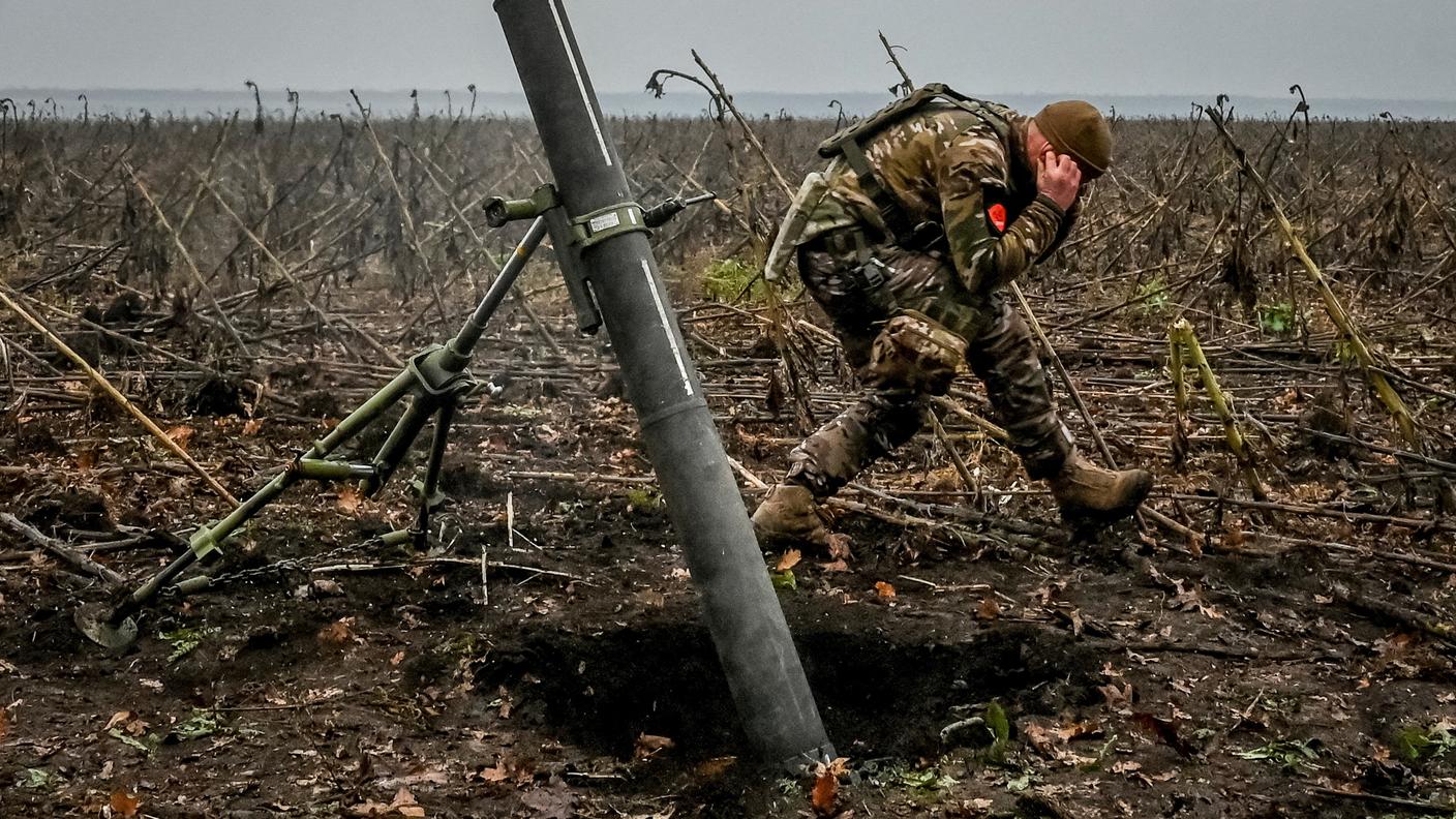 Un mortaio in azione nella zona di Zaporizhzhia