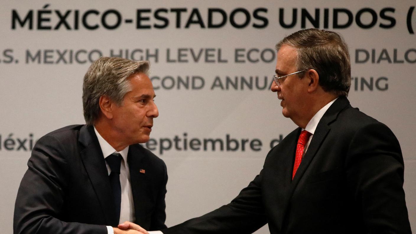 Antony Blinken con il segretario agli Affari Esteri messicano Marcelo Ebrard, durante il convegno a Città del Messico