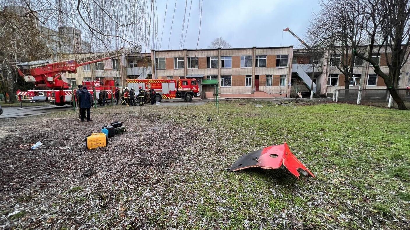 Un pezzo della carlinga dell'elicottero