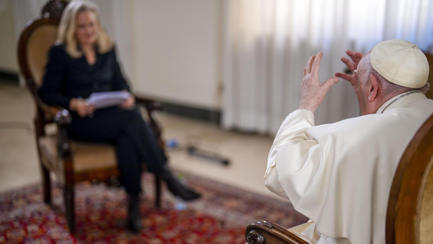 Papa Francesco durante l'intervista con l'AP