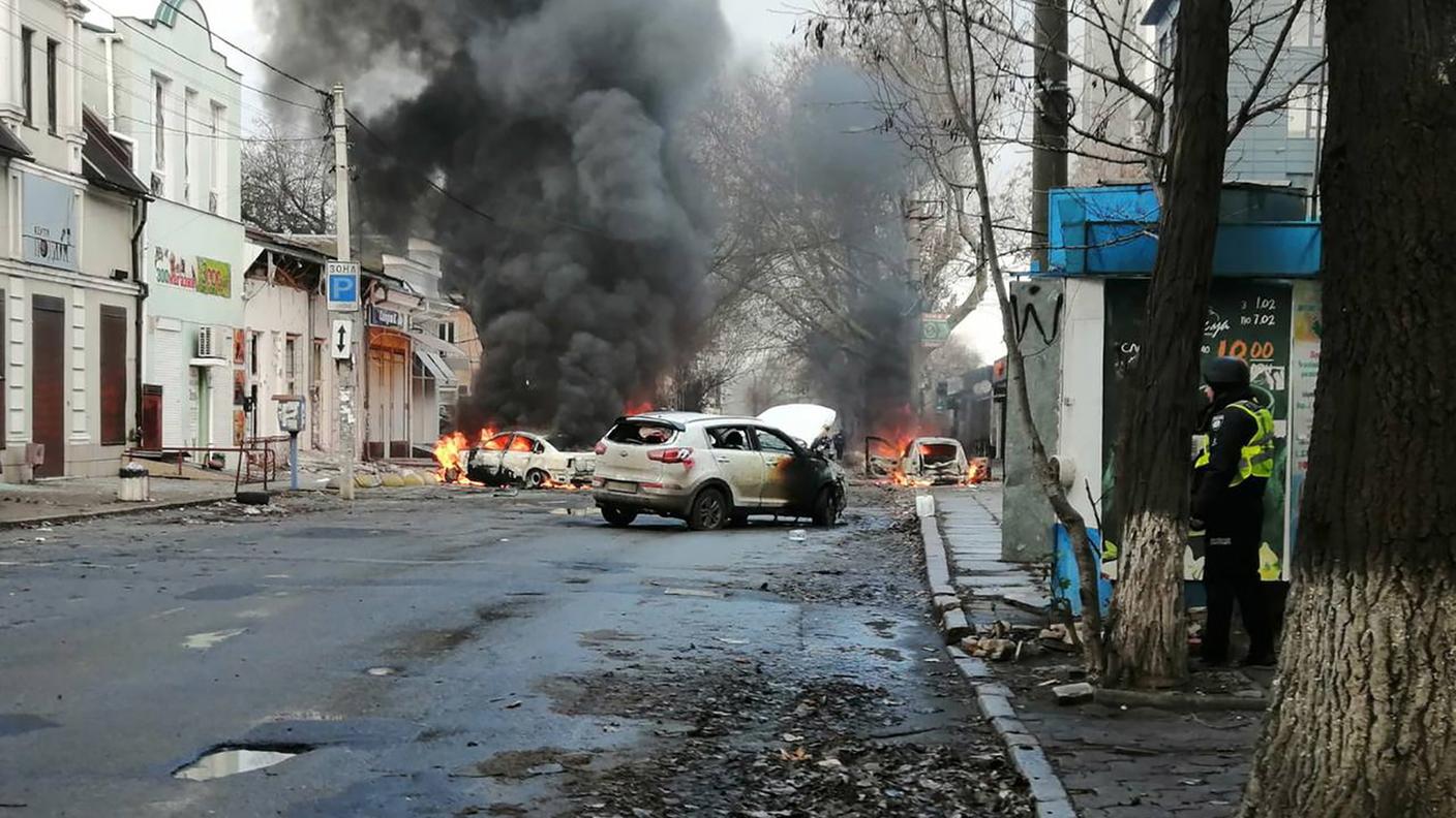 La regione ucraina di Kherson è sotto i pesanti bombardamenti russi