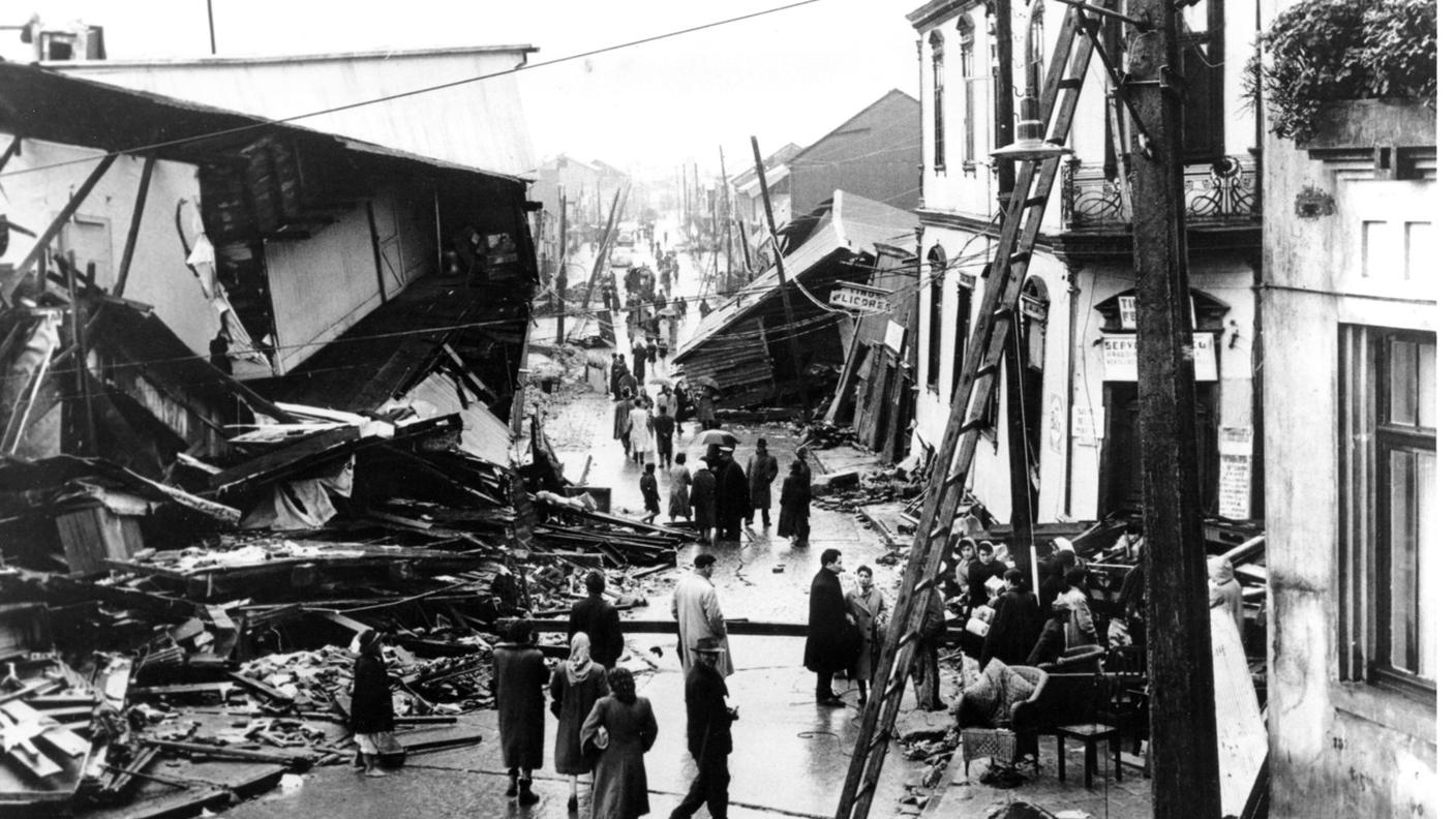 Valdivia nel 1960 dopo la più forte scossa mai misurata