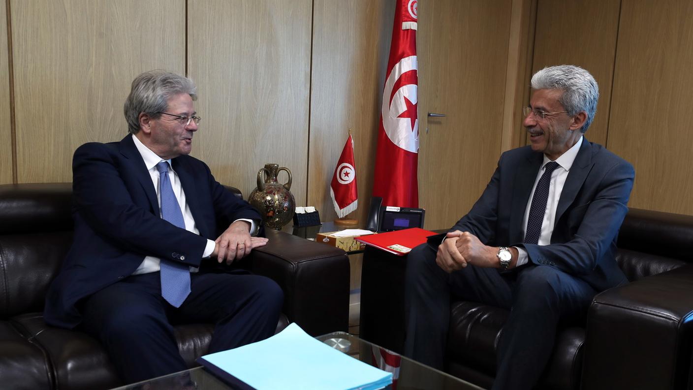 Gentiloni a colloquio con Ammar a Tunisi