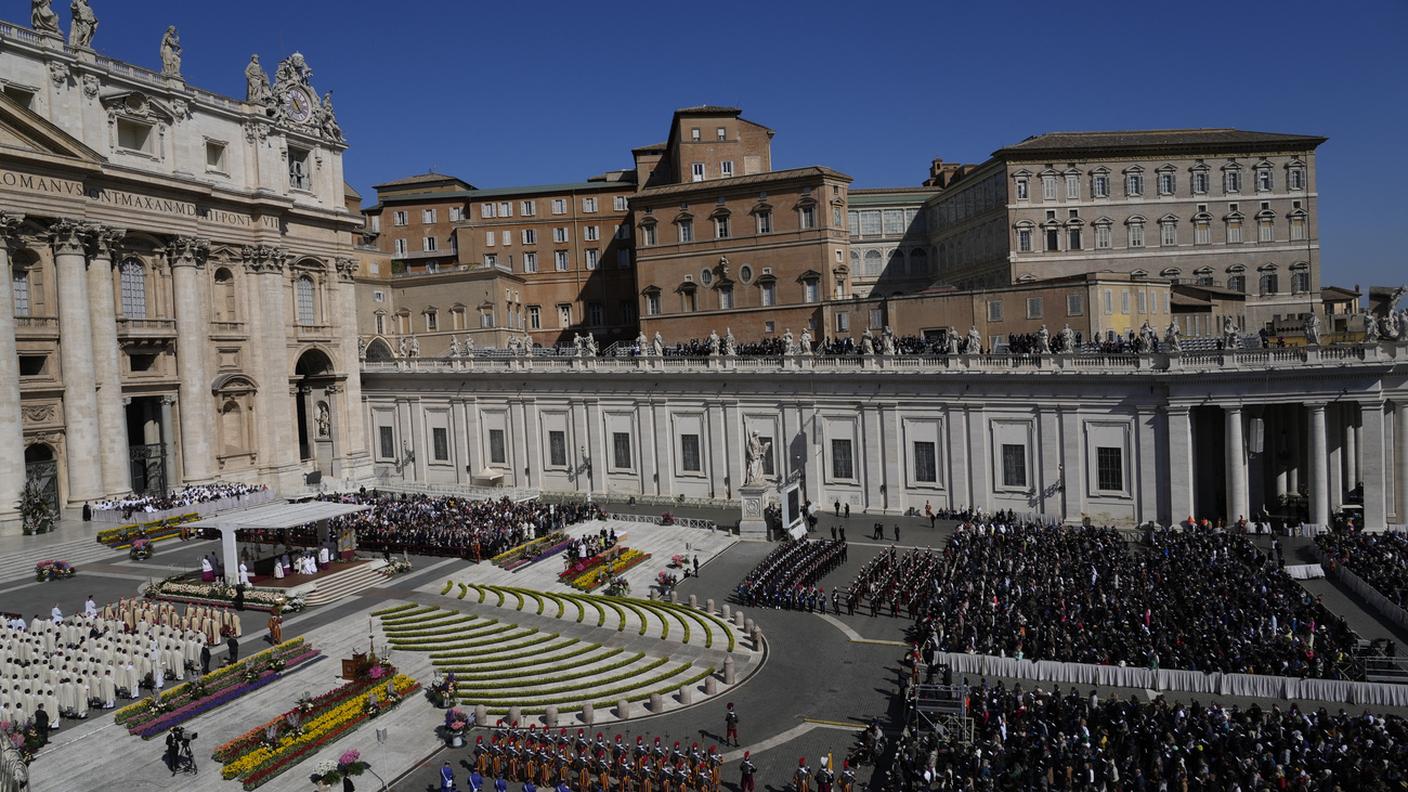Piazza San Pietro durante le celebrazioni pasquali 