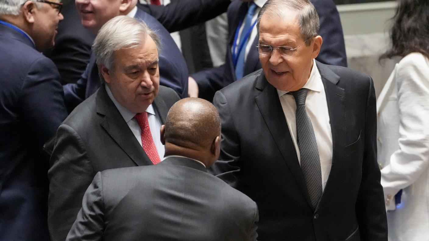 Il segretario generale dell'ONU, Antonio Guterres, e il ministro degli Esteri russo Sergei Lavrov