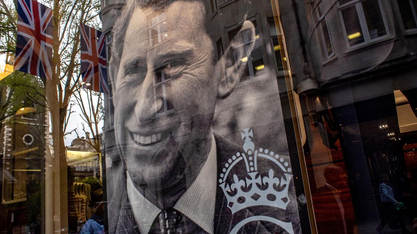 Londra è pronta a festeggiare Carlo III che sabato riceverà ufficialmente il potere regale
