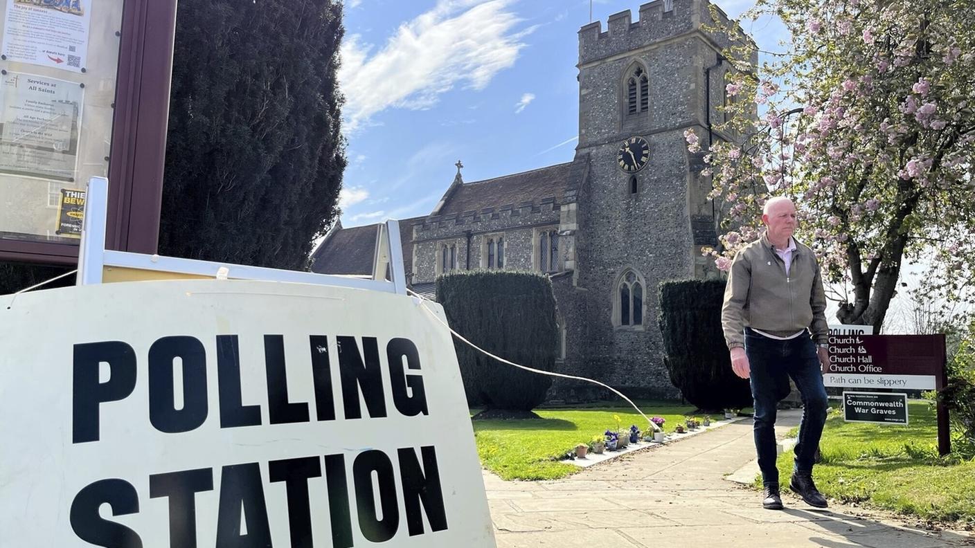 I seggi elettorali non sono stati clementi con il partito del premier britannico Rishi Sunak