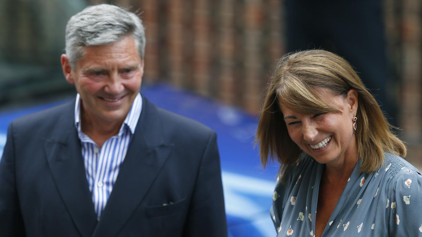 neonato Michael Carole Middleton Londra 23.07.13 re.jpg