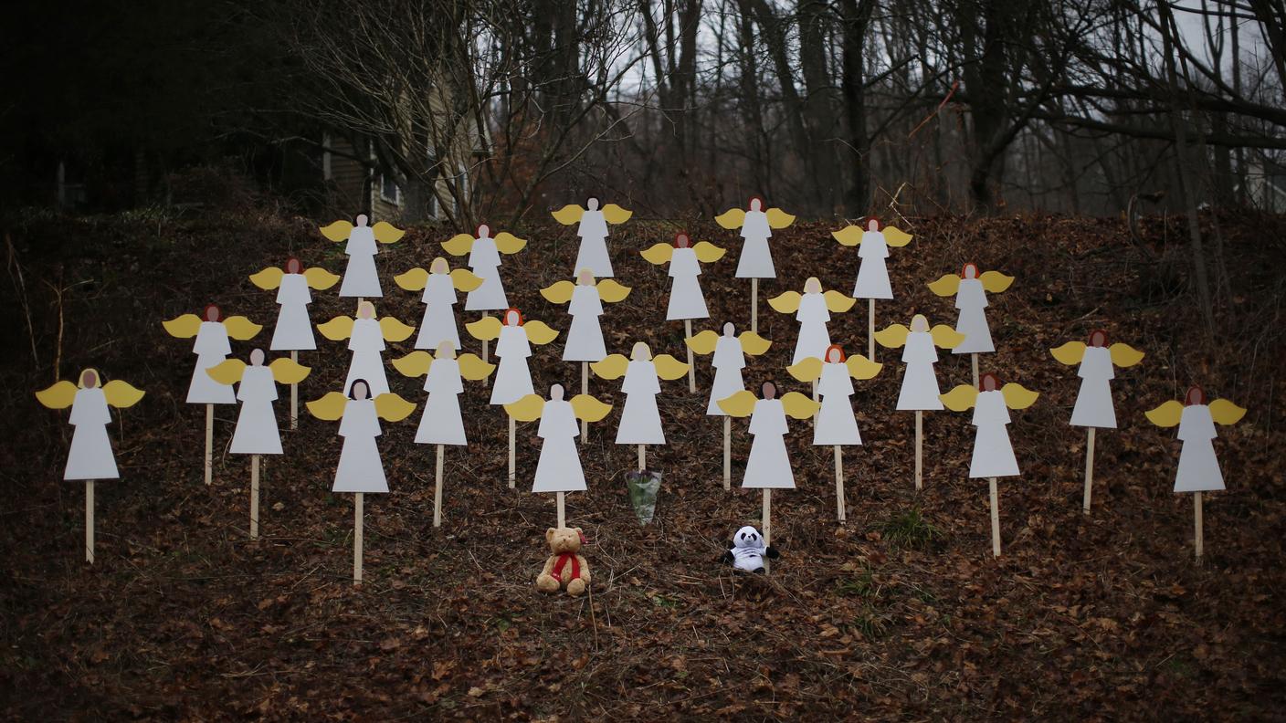 sandy hook scuola usa re 11.jpg