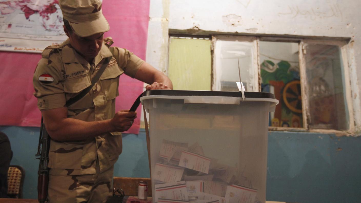 egitto referendum costituzione urna militare re.jpg