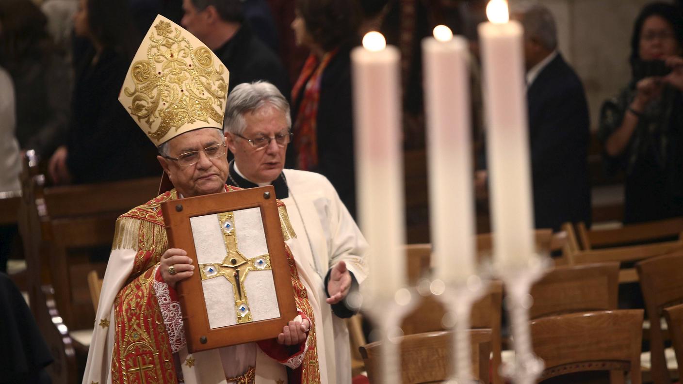 Il Patriarca latino Fouad Tawal durante la messa di Natale a Betlemme
